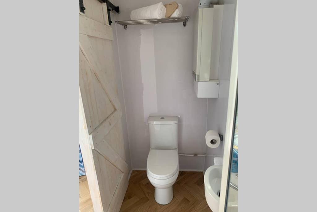 Appartamento Apple Tree Hut Tenby Esterno foto