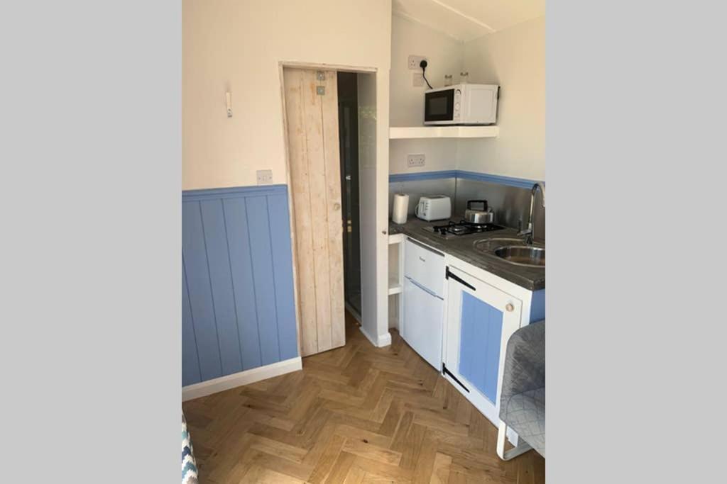 Appartamento Apple Tree Hut Tenby Esterno foto
